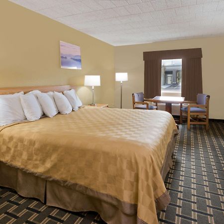 Days Inn By Wyndham Batavia Darien Lake Theme Park Kültér fotó