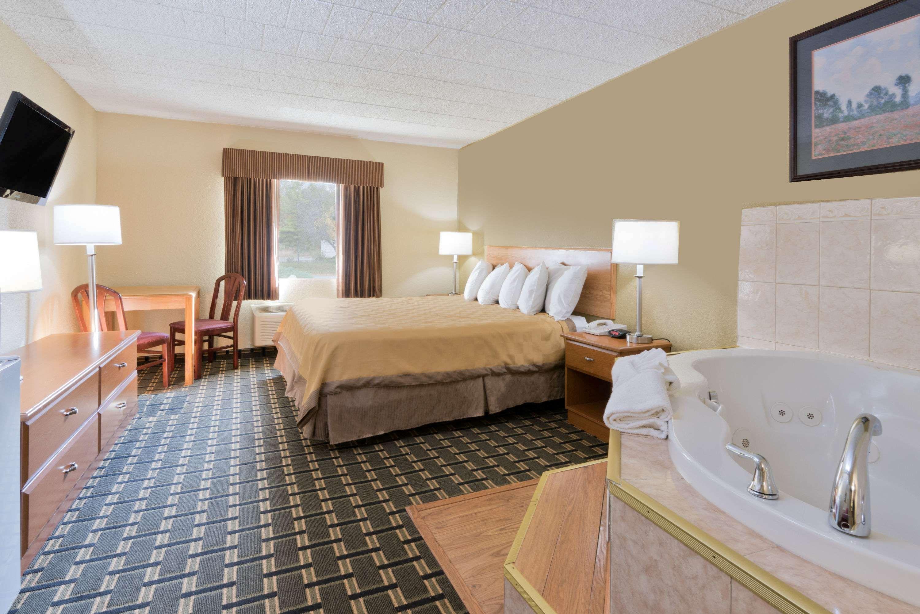 Days Inn By Wyndham Batavia Darien Lake Theme Park Kültér fotó